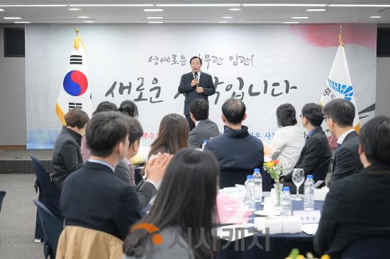 [크기변환]사무관 임용식1(운영지원과).jpg