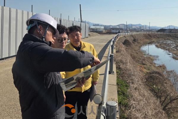 [크기변환]1. 아산시, "시민 안전이 최우선”... 우기 대비 재해위험지역 선제적 현장 점검(2).jpg