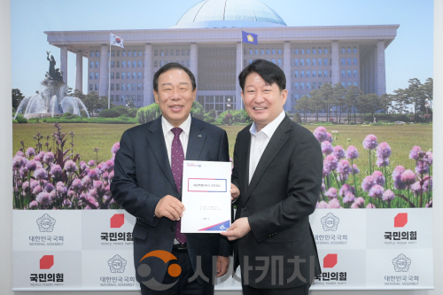 f_왼쪽부터 최민호 시장, 권영진 의원(대외협력담당관).png