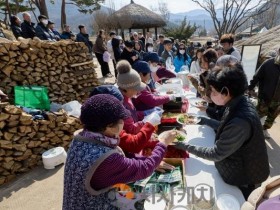 [크기변환]3. 아산 외암마을서 울려 퍼진 무사안녕의 기원, ‘정월대보름 행사’ 성료(5).jpg