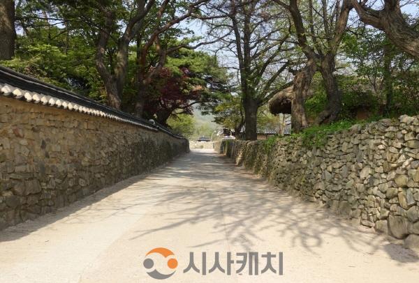 [크기변환]1. [기획] 500년의 시간을 걷다... 아산 외암마을, ‘살아있는 전통’ 미래로 잇다(5).jpg