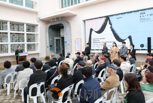 f_3. 한국 현대 조각의 거장 최종태 전시관 개관 1.png