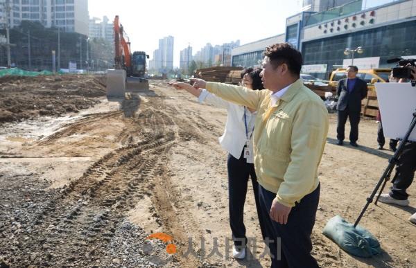 [크기변환]2. 오세현 아산시장, 동부권 노인복지관 신축 예정지 점검(3).jpg