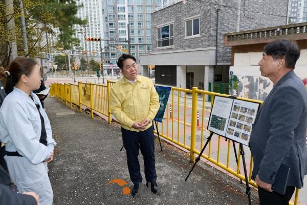 [크기변환]1. 오세현 아산시장, 배방읍 청소년 안전 인프라 상황 점검(2).jpg