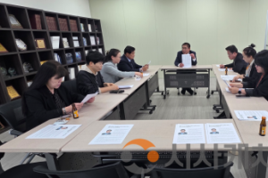 f_간담회 사진.png